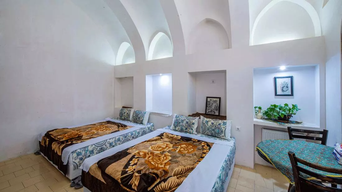 اتاق سه تخته اقامتگاه سنتی ثنا