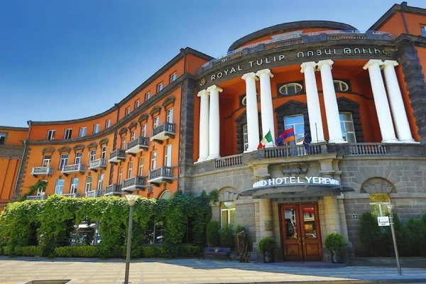 هتل گرند ایروان
