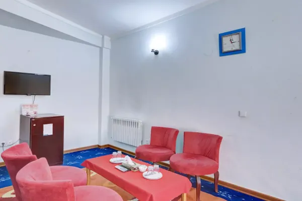 سوئیت سه نفره (اقامت با صبحانه)