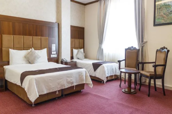 اتاق دو تخته توئین (اقامت با صبحانه )