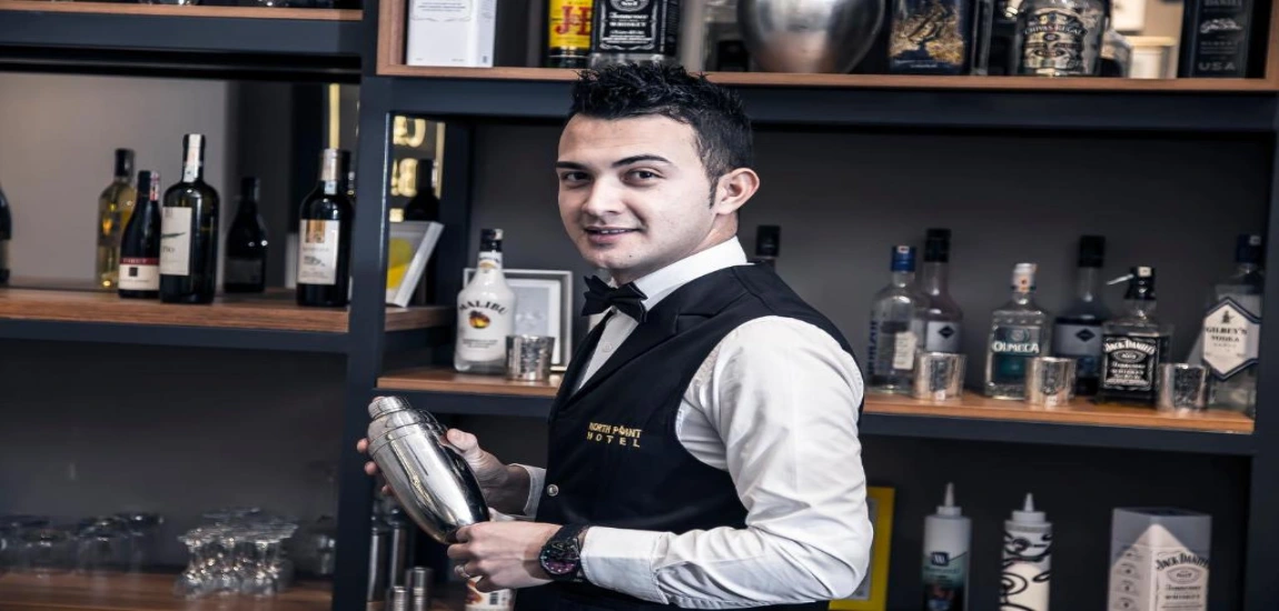 بار هتل نورث پوینت دنیزلی