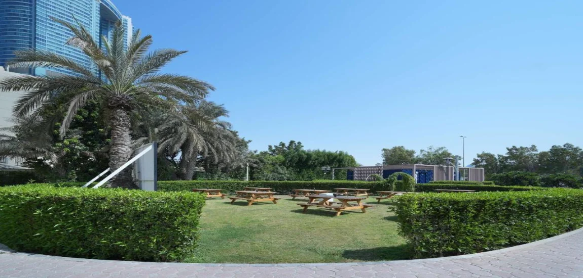 محوطه هتل رادیسون بلو کورنیش ابوظبی